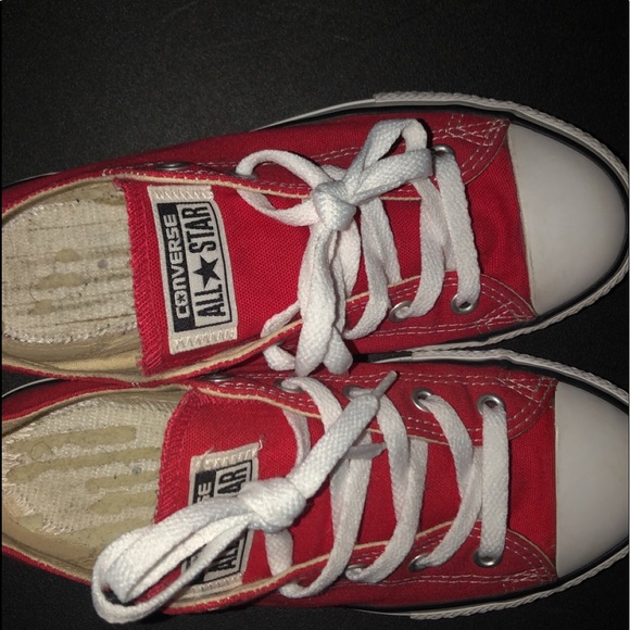 Red converse - Picture 4 of 4